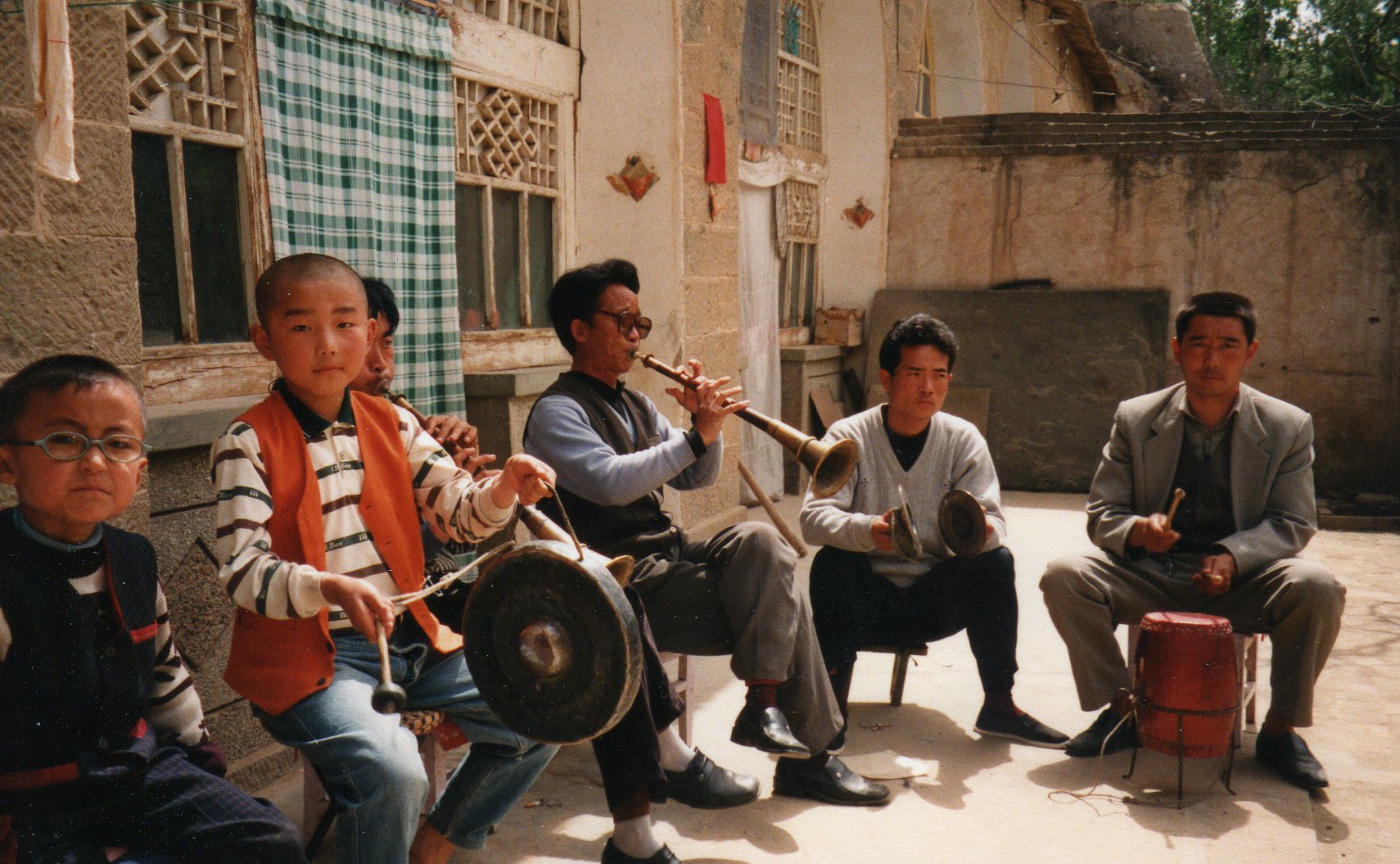 Li Qishan band 2001